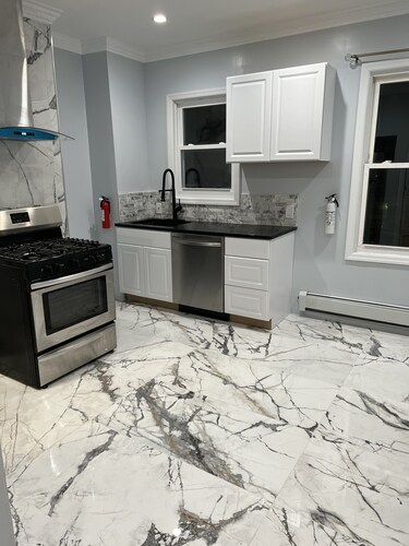 Luxuriously furnished 4 bedroom apartment