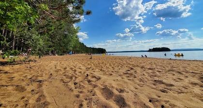 Riverfront Caravan seconds from Bonnechere Provincial Park