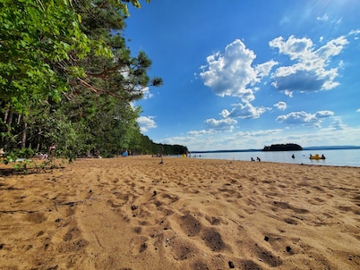 Riverfront Caravan seconds from Bonnechere Provincial Park