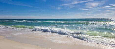 Beach nearby, sun-loungers, beach towels