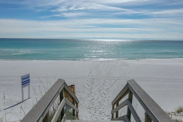 Beach nearby, sun-loungers, beach towels