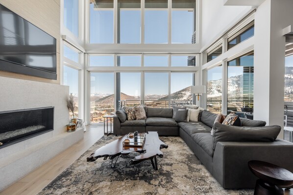 TV, fireplace, DVD player - Slopeside Luxury at Apex, Ski-in/out, 4 King Suites, Private Hot Tub, Clubhouse with Pool and Gym (Park City)