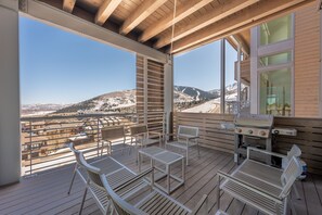 屋外ダイニングエリア