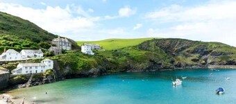 Bosuns Locker - A perfect holiday home in Port Isaac, sleeps 4+dogs