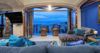 2-BR Penthouse w/ Incredible Ocean & Garden Views at Luxury Resort