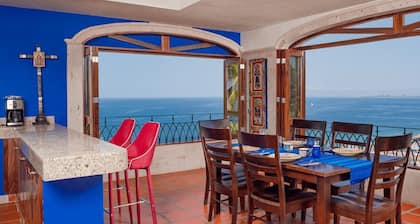 Entire Floor at Luxury Resort: Two 7TH-Floor Penthouses w/ Epic Ocean Views