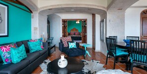 TV - 2-BR Epic Penthouse w/ Panoramic Ocean Views at Luxury Resort (Puerto Vallarta)