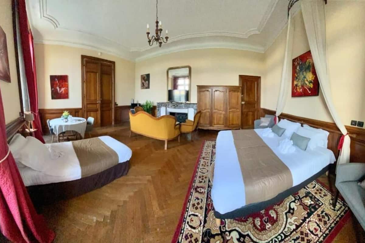 Superior Triple Room | Desk, laptop workspace, soundproofing, free WiFi