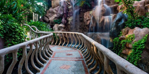 Lovely 1-BR Garden Villa Near Pool and Waterfalls at Luxury Resort