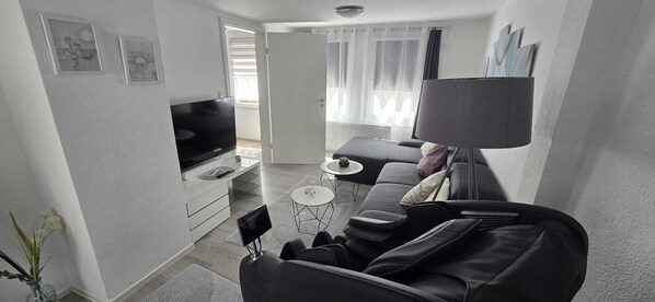 TV connectée, jeux vidéo, livres