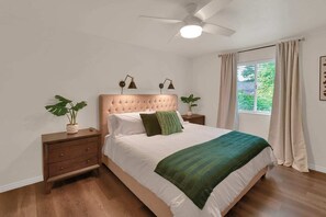 3 عدّة غرف نوم ومكواة/لوح كي وواي فاي مجانًا وملاءات أسرّة