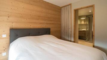 3 camere