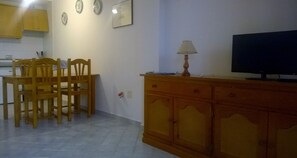 Dining - Es Pujols: Apartment in a residence (Es Pujols)