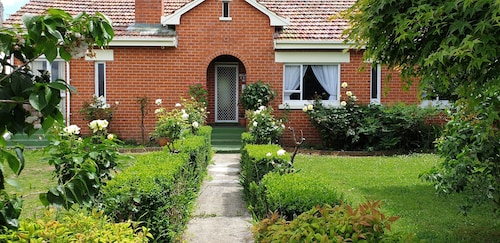 A cozy art deco farmhouse within walking distances to all amenities in town.