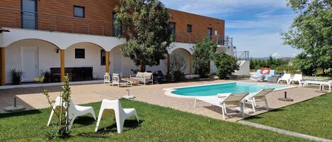 Mặt tiền nơi lưu trú