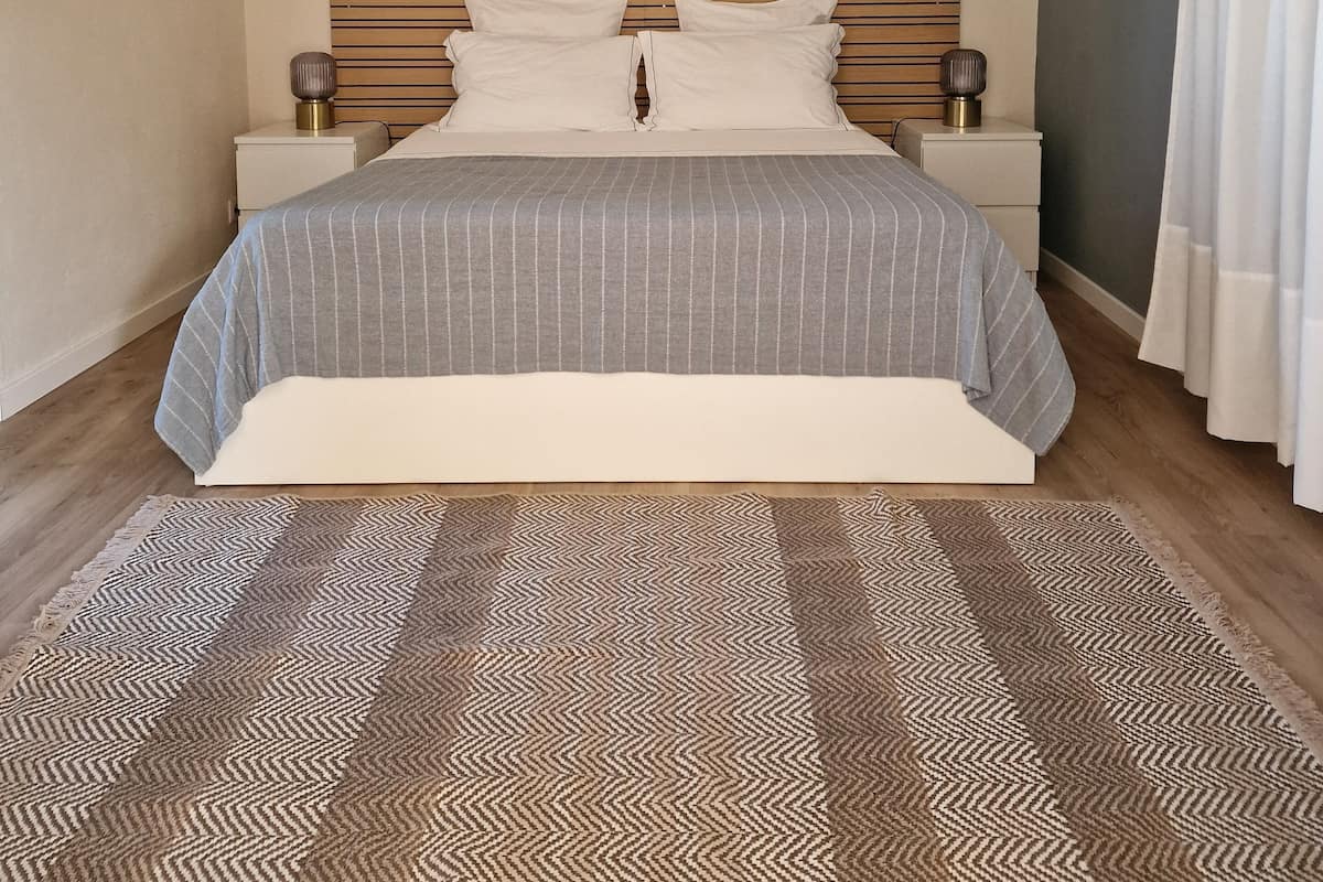 In-room safe, free WiFi, bed sheets