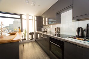 Fridge, microwave, oven, dishwasher