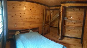 6 bedrooms, desk, iron/ironing board, free WiFi