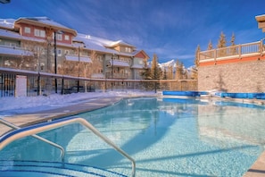 Piscine extérieure, piscine chauffée