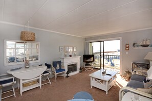 Fireplace, DVD player - Ocean block, one bedroom condo with coastal decor and a beautiful side view of the ocean! (Ocean City)