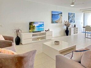 TV - 1 Bright Point Apartment 4203-BOM (Nelly Bay)