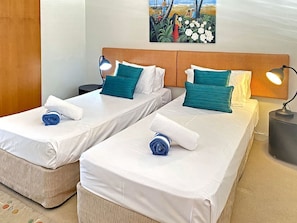 Spa - 1 Bright Point Apartment 4203-BOM (Nelly Bay)