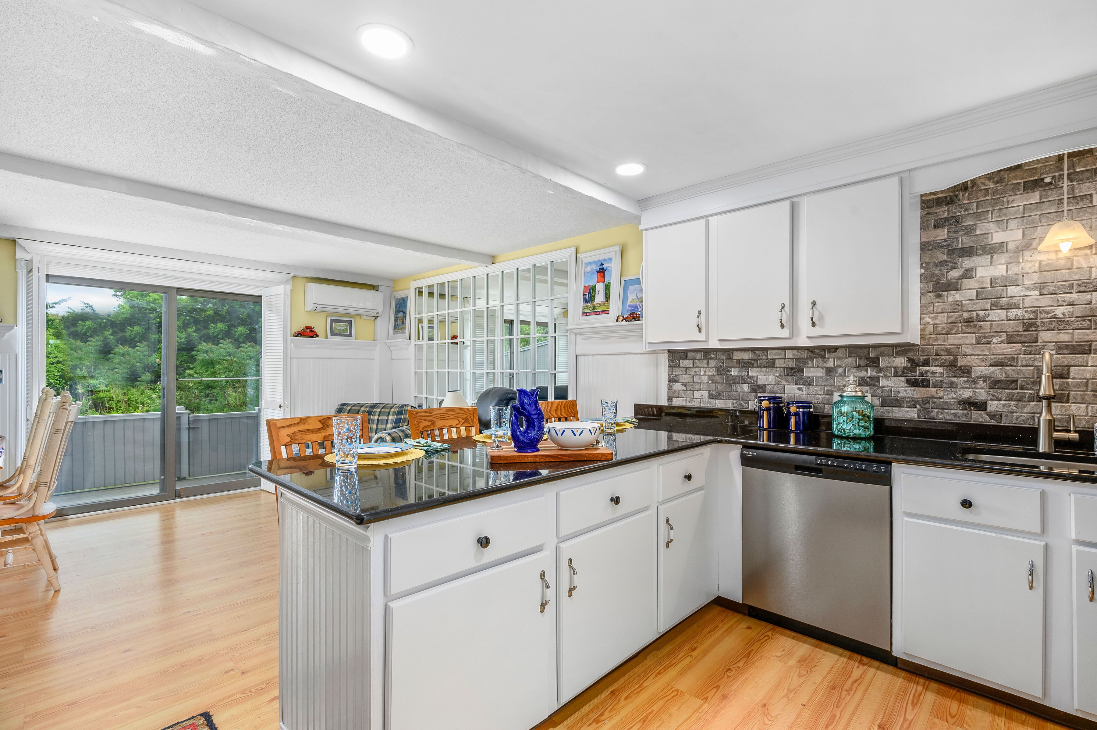 Unit 28 Marsh & Ocean Views 3BD--A/C, Private Balcony, Association Beach & Pool