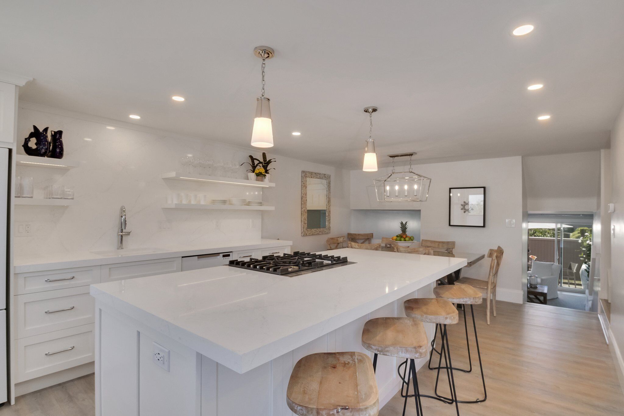 Unit 143 Poolside 4BD--A/C, Private Balcony, Association Beach & Pool