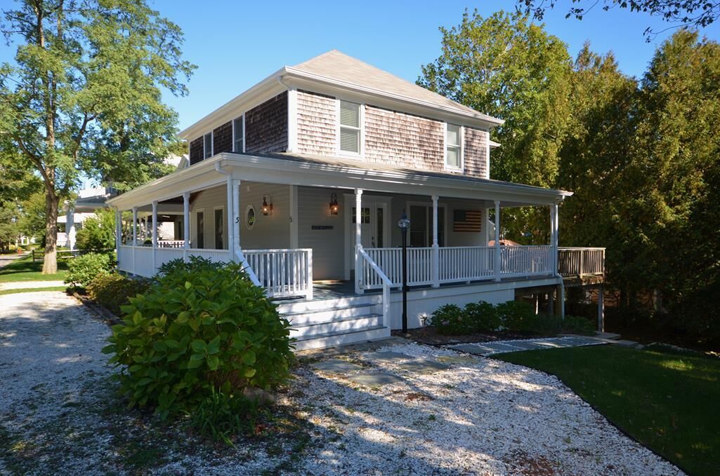 This Lovely, Meticulous, Renovated Home Offers Great Beach House Living in Megansett