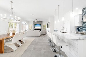 Interior - NEW LISTING Sunshine Retreat (Naples)