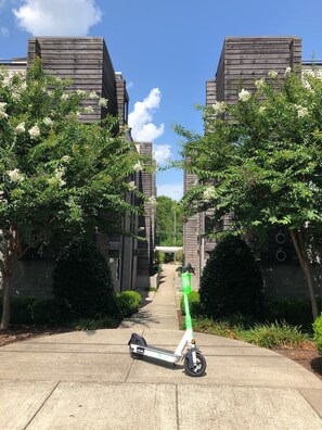 Property grounds - Quiet Nights & Busy Days on the Rooftop (Nashville)