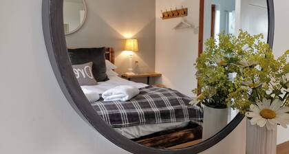 Applecross Holiday Home, sleeps 14 ( 7 en suite bedrooms)