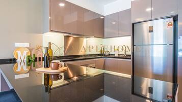 냉장고, 오븐, 쿡탑, 전기 주전자