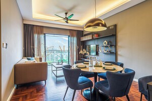 Deluxe Room, 2 Bedrooms, Bathtub | Blackout drapes, iron/ironing board, free WiFi, bed sheets