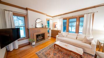 Televisor intel·ligent i llibres