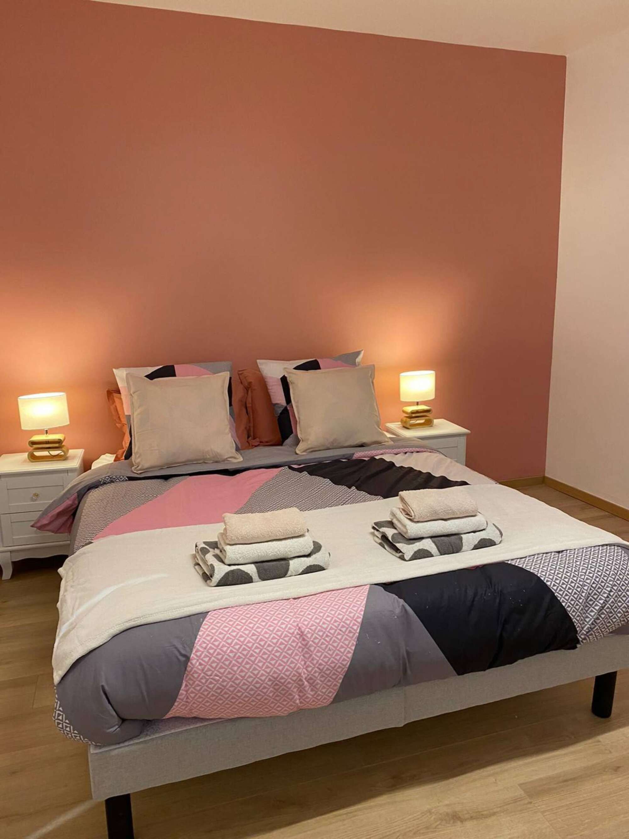 3 slaapkamers, een bureau, internet