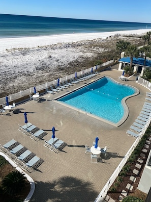 Outdoor pool, a heated pool - Completely renovated in Jan 2022! Free beach service! (Fort Walton Beach)