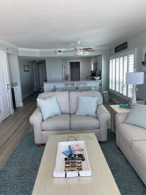 Smart TV, reproductor de DVD y libros 