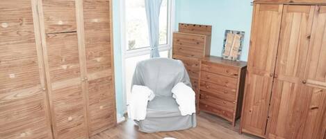 1 chambre, fer et planche Ă repasser, Wi-Fi, literie fournie