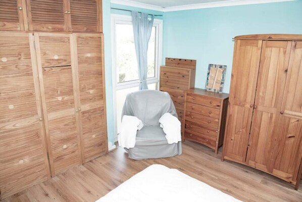 1 bedroom, iron/ironing board, WiFi, bed sheets