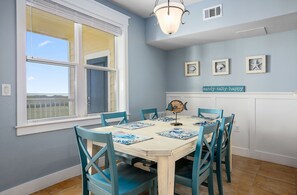 Dining - Sol Searching - Ocean View - Easy Beach Access - 2BD/2BA. Sleeps 7 (Galveston)