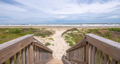 Sol Searching - Ocean View - Easy Beach Access - 2BD/2BA. Sleeps 7