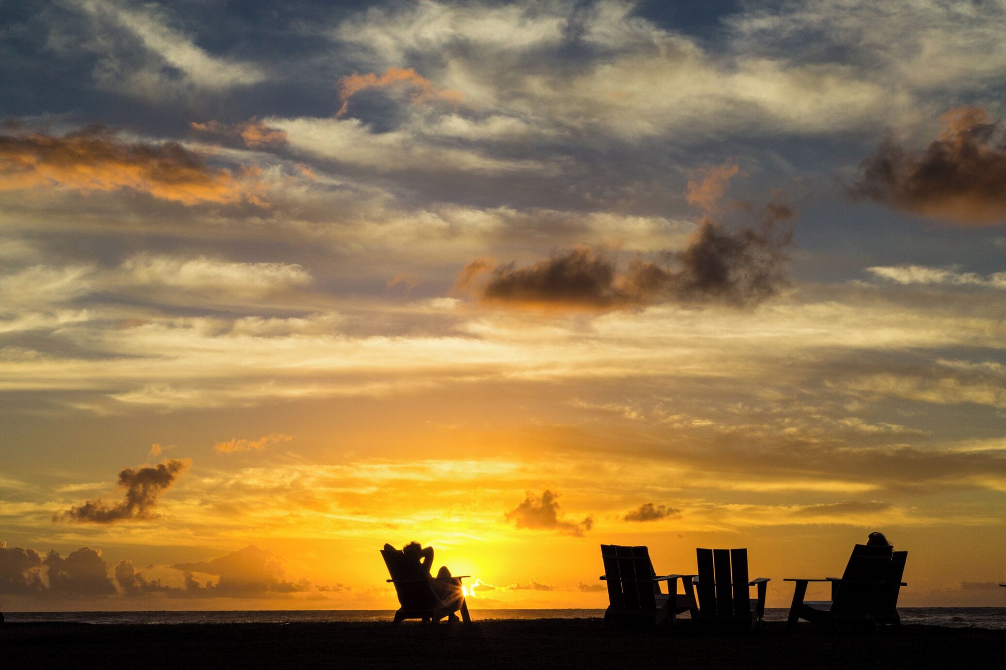 Beach nearby, sun loungers, beach towels