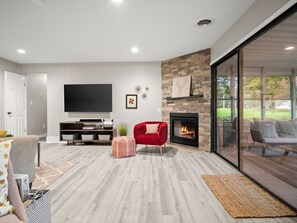 Living area - Awesome!!! (Fort Wayne)