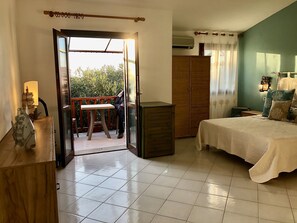 1 室のベッドルーム、アイロン / アイロン台、旅行用ベビーベッド、WiFi (無料)