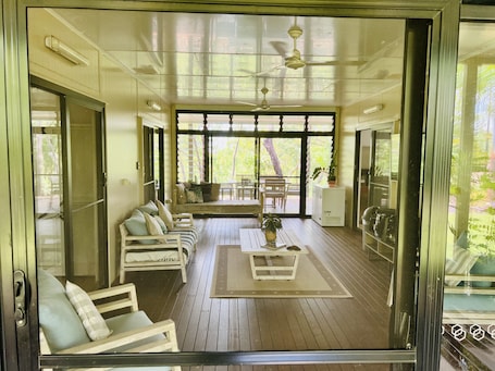 Innenbereich. Marrakai Ridge Retreat located close to Mary River National Park & Kakadu.