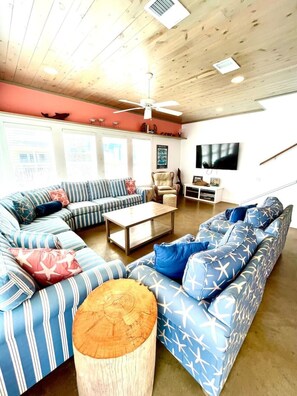 Télévision, cheminée