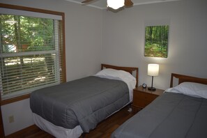 3 bedrooms, free WiFi, bed sheets