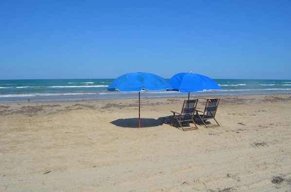 Beach nearby - Bohemian Beach Bungalow walking distance to the beach. (South Padre Island)