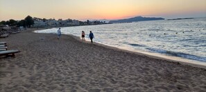 Beach nearby, sun loungers, beach towels